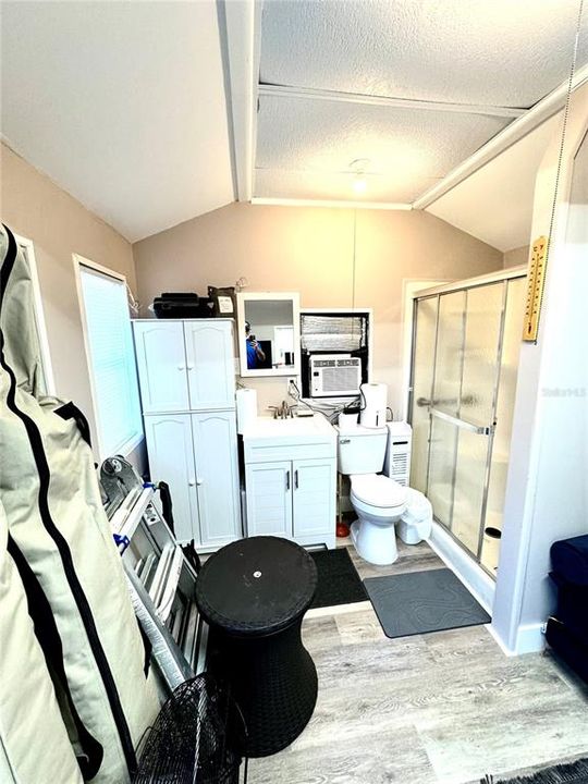 На продажу: $112,000 (0.08 acres)