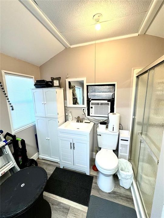 На продажу: $112,000 (0.08 acres)