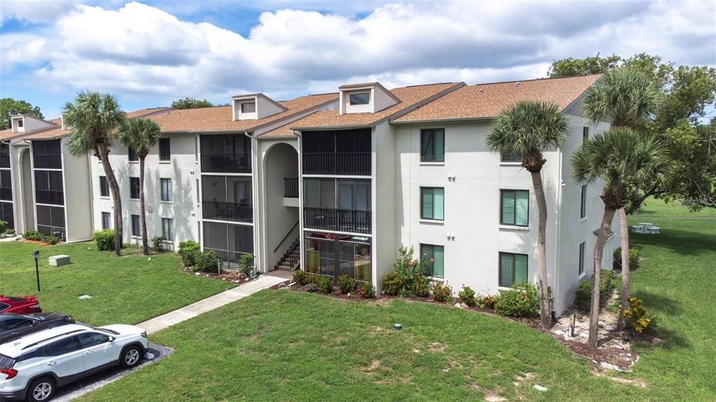 Active With Contract: $1,650 (2 beds, 2 baths, 1036 Square Feet)
