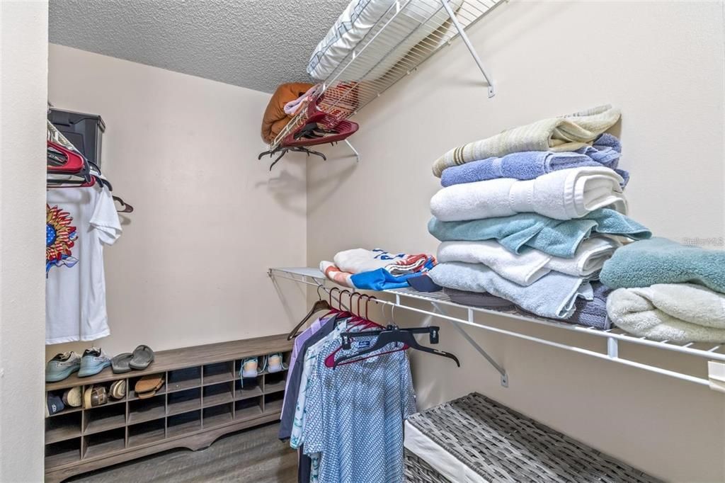 Active With Contract: $1,650 (2 beds, 2 baths, 1036 Square Feet)