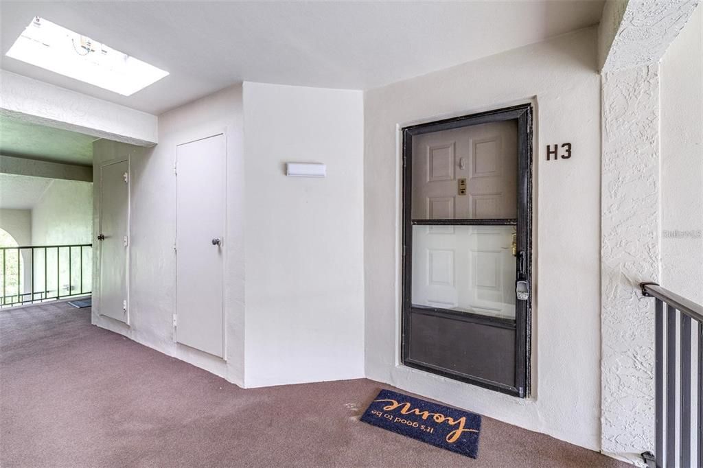 Active With Contract: $1,650 (2 beds, 2 baths, 1036 Square Feet)