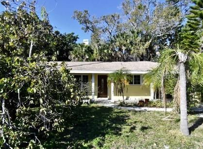 На продажу: $650,000 (0.19 acres)
