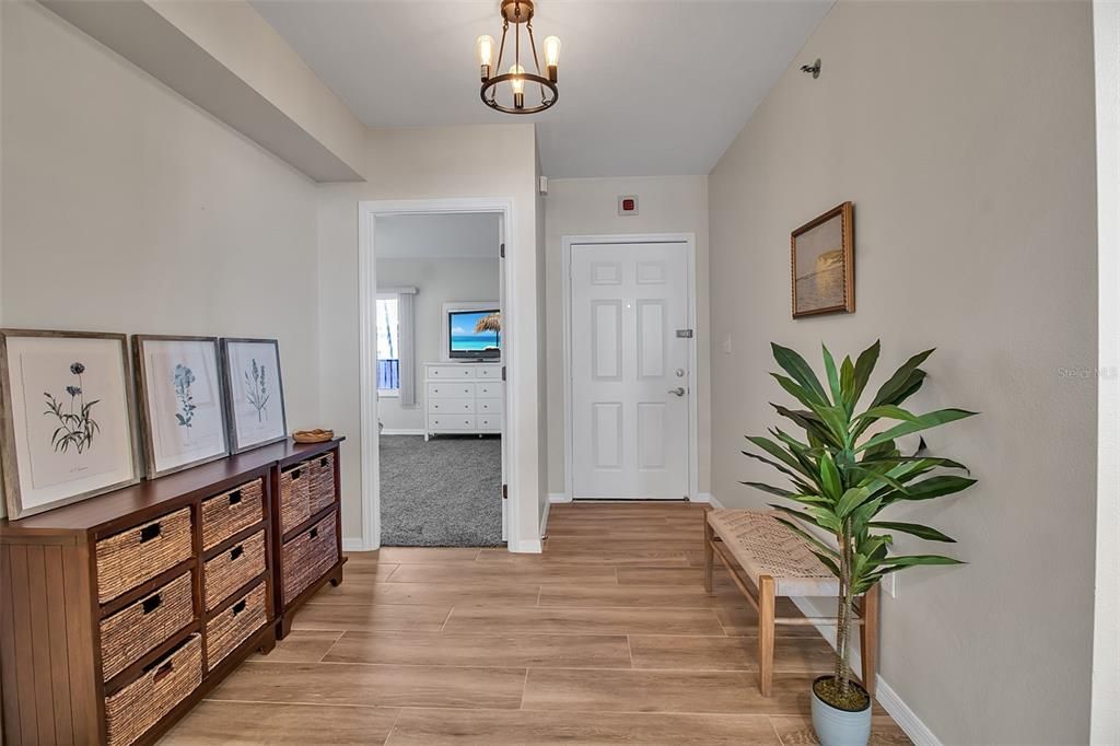 For Sale: $1,395,000 (2 beds, 2 baths, 1569 Square Feet)