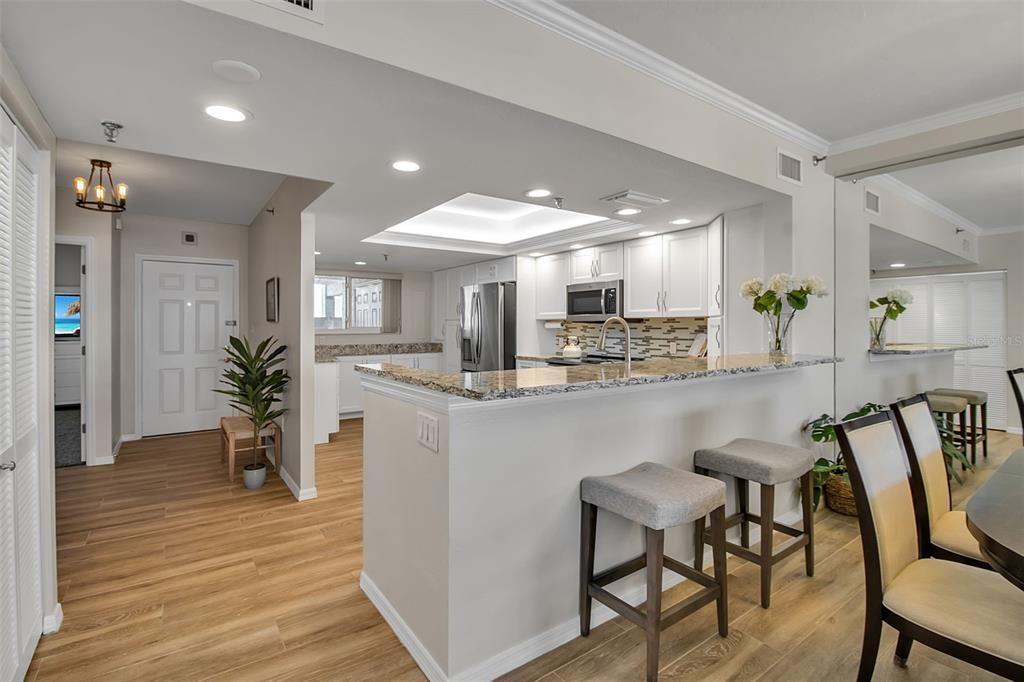 For Sale: $1,395,000 (2 beds, 2 baths, 1569 Square Feet)