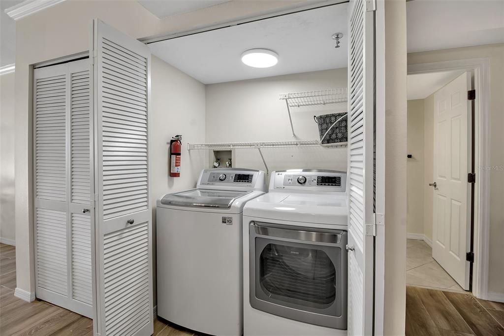 For Sale: $1,395,000 (2 beds, 2 baths, 1569 Square Feet)