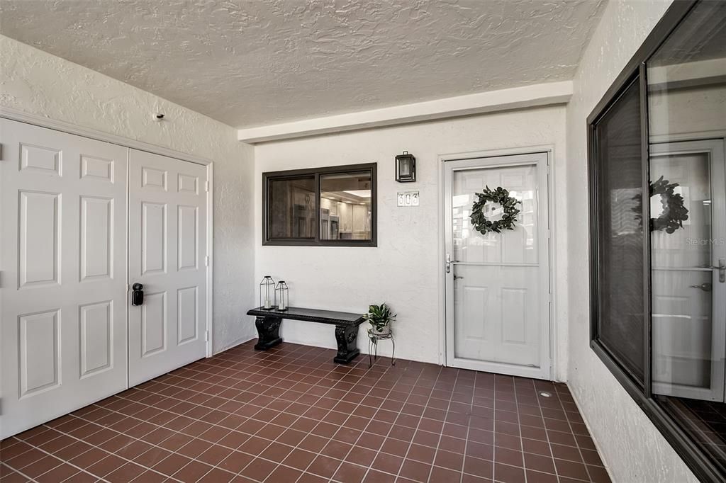For Sale: $1,395,000 (2 beds, 2 baths, 1569 Square Feet)
