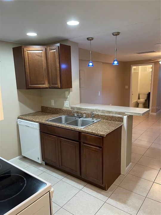 待售: $329,900 (5 贝兹, 0 浴室, 2477 平方英尺)