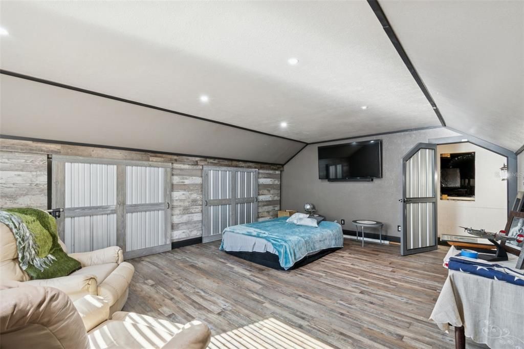 En Venta: $824,900 (4 camas, 3 baños, 2676 Pies cuadrados)
