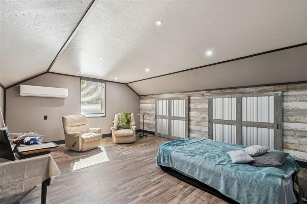 En Venta: $824,900 (4 camas, 3 baños, 2676 Pies cuadrados)