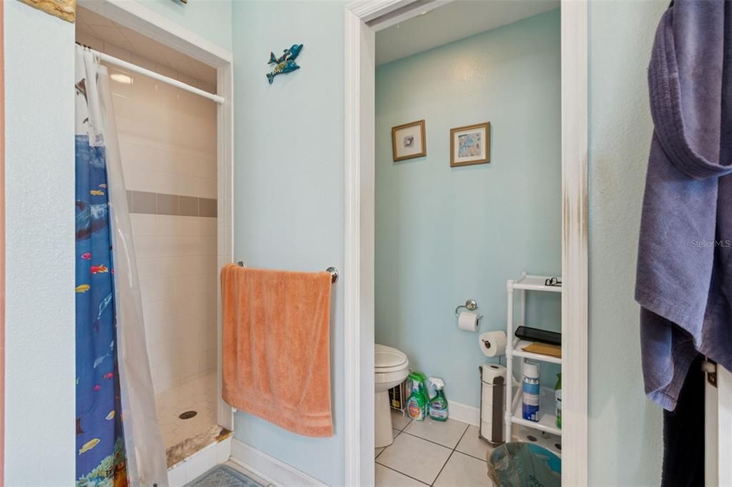 En Venta: $824,900 (4 camas, 3 baños, 2676 Pies cuadrados)