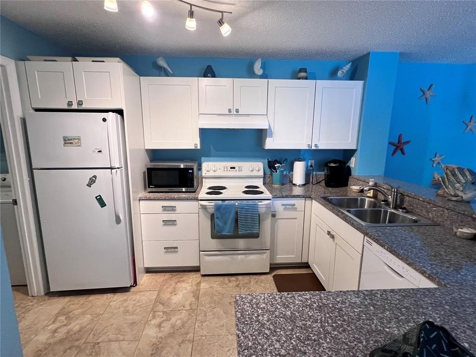 Activo con contrato: $229,000 (3 camas, 2 baños, 1350 Pies cuadrados)