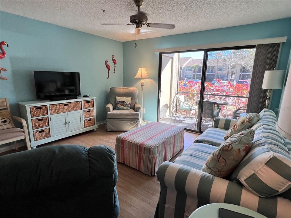 Activo con contrato: $229,000 (3 camas, 2 baños, 1350 Pies cuadrados)