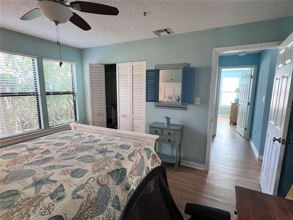 Activo con contrato: $229,000 (3 camas, 2 baños, 1350 Pies cuadrados)