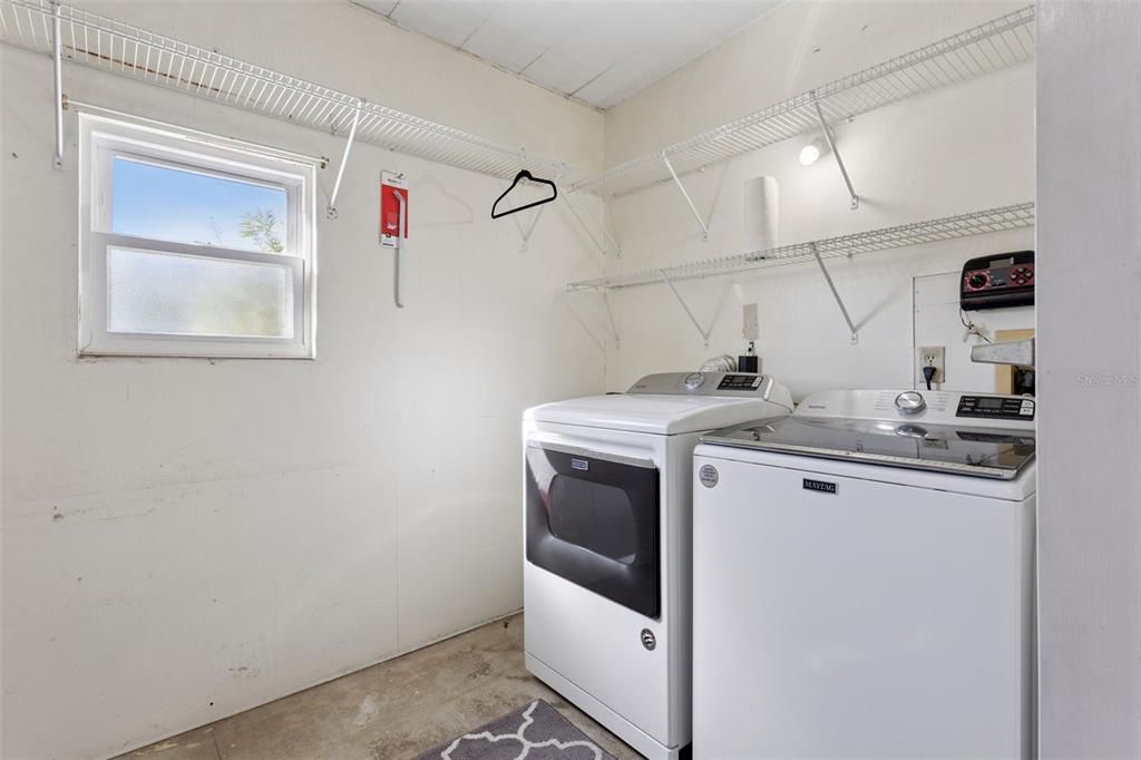 Active With Contract: $189,900 (2 beds, 2 baths, 1040 Square Feet)