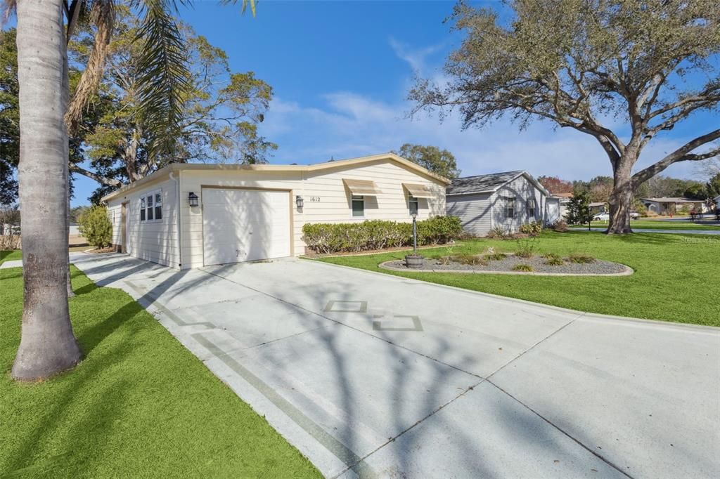Active With Contract: $189,900 (2 beds, 2 baths, 1040 Square Feet)