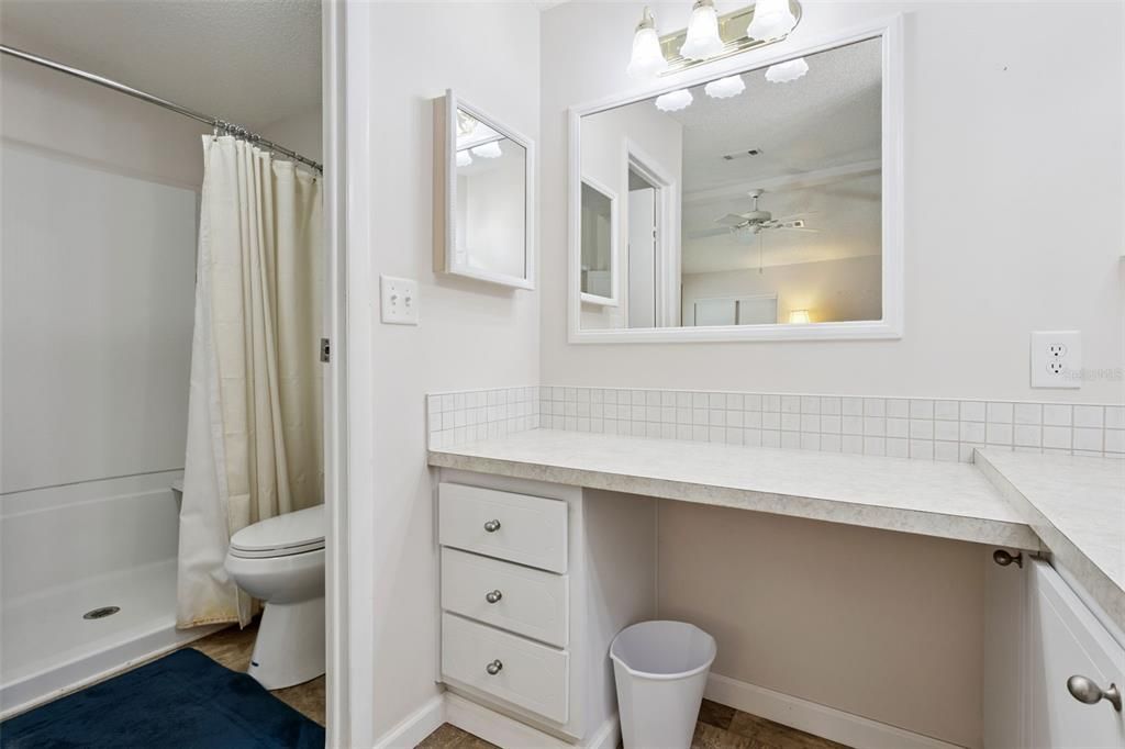 Active With Contract: $189,900 (2 beds, 2 baths, 1040 Square Feet)