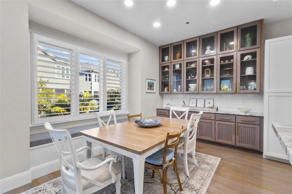 For Sale: $1,420,000 (4 beds, 3 baths, 2880 Square Feet)