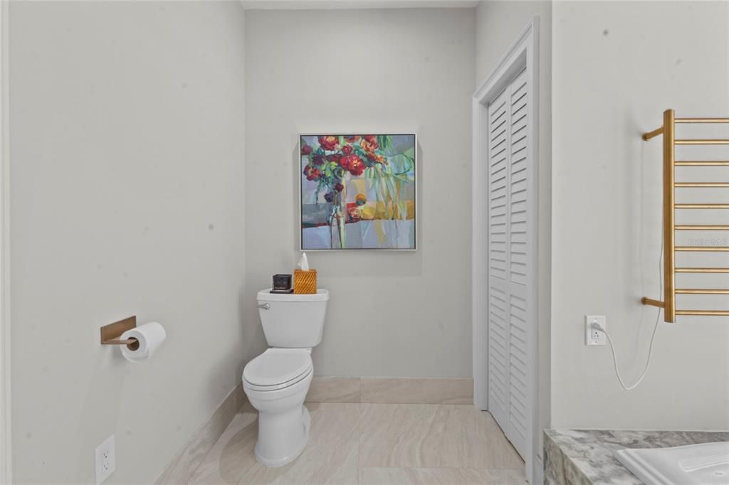For Sale: $1,420,000 (4 beds, 3 baths, 2880 Square Feet)