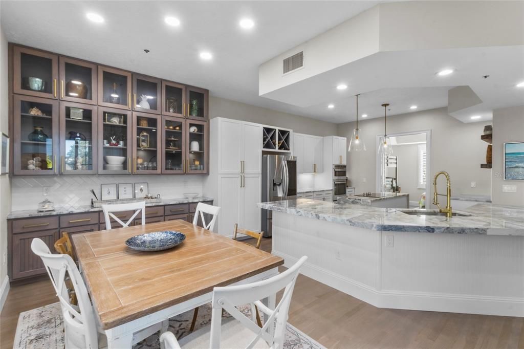 For Sale: $1,420,000 (4 beds, 3 baths, 2880 Square Feet)