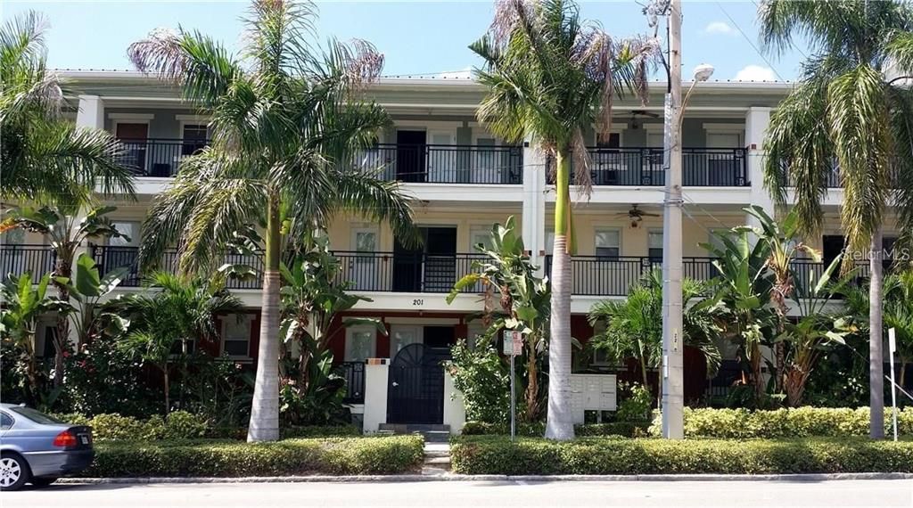 Recently Sold: $160,000 (1 beds, 1 baths, 355 Square Feet)
