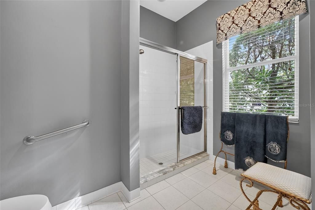 Activo con contrato: $299,900 (3 camas, 2 baños, 1627 Pies cuadrados)