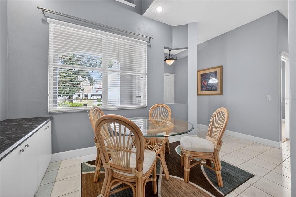 Activo con contrato: $299,900 (3 camas, 2 baños, 1627 Pies cuadrados)