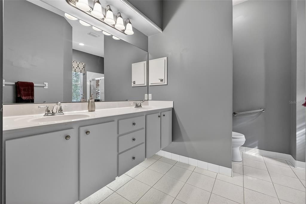 Activo con contrato: $299,900 (3 camas, 2 baños, 1627 Pies cuadrados)