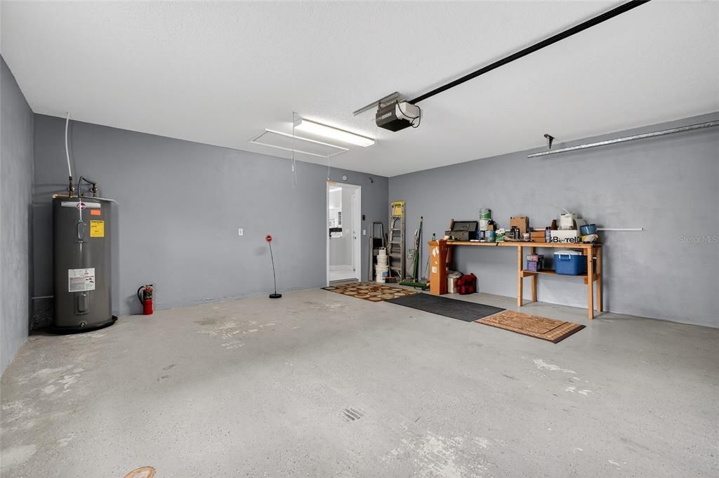 Activo con contrato: $299,900 (3 camas, 2 baños, 1627 Pies cuadrados)