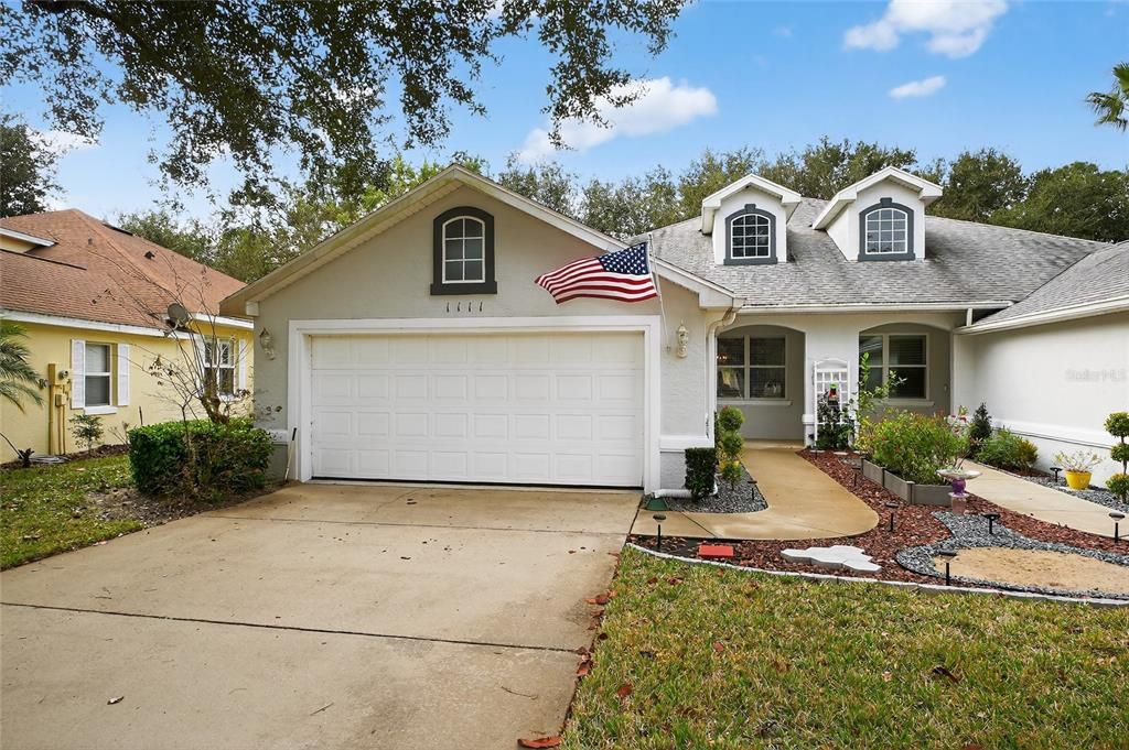 Activo con contrato: $299,900 (3 camas, 2 baños, 1627 Pies cuadrados)