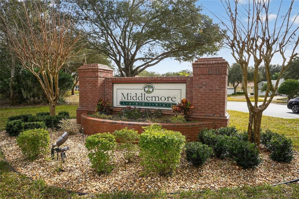 Activo con contrato: $299,900 (3 camas, 2 baños, 1627 Pies cuadrados)