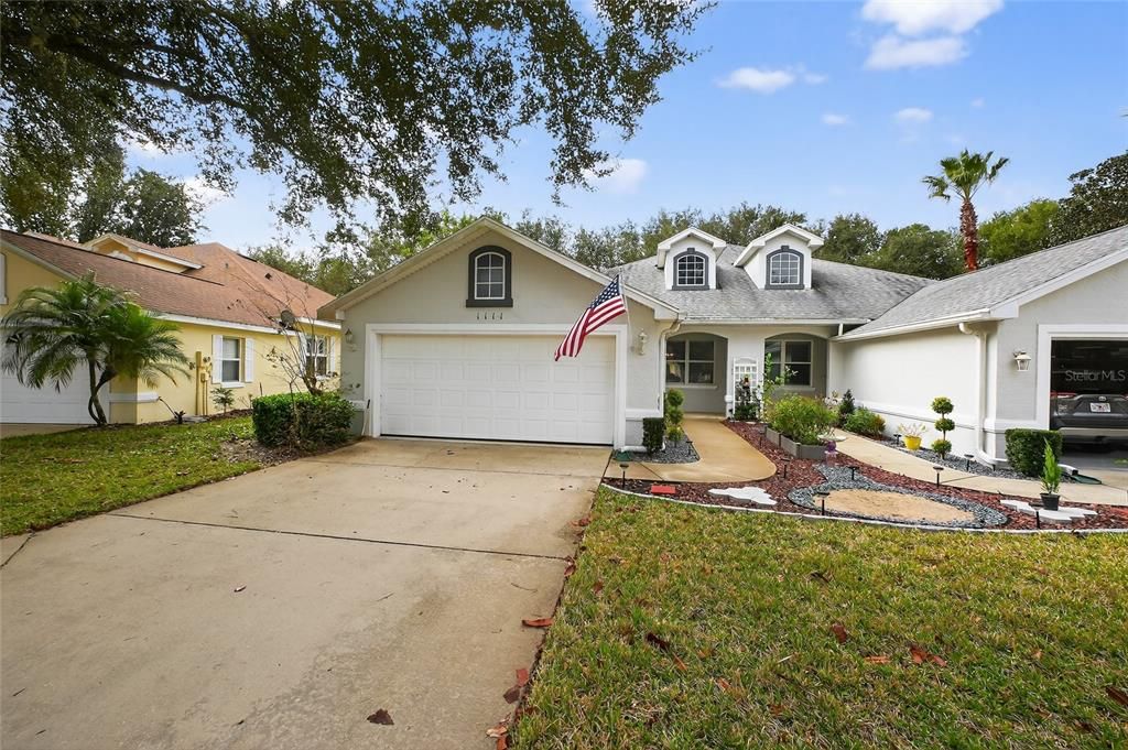 Activo con contrato: $299,900 (3 camas, 2 baños, 1627 Pies cuadrados)