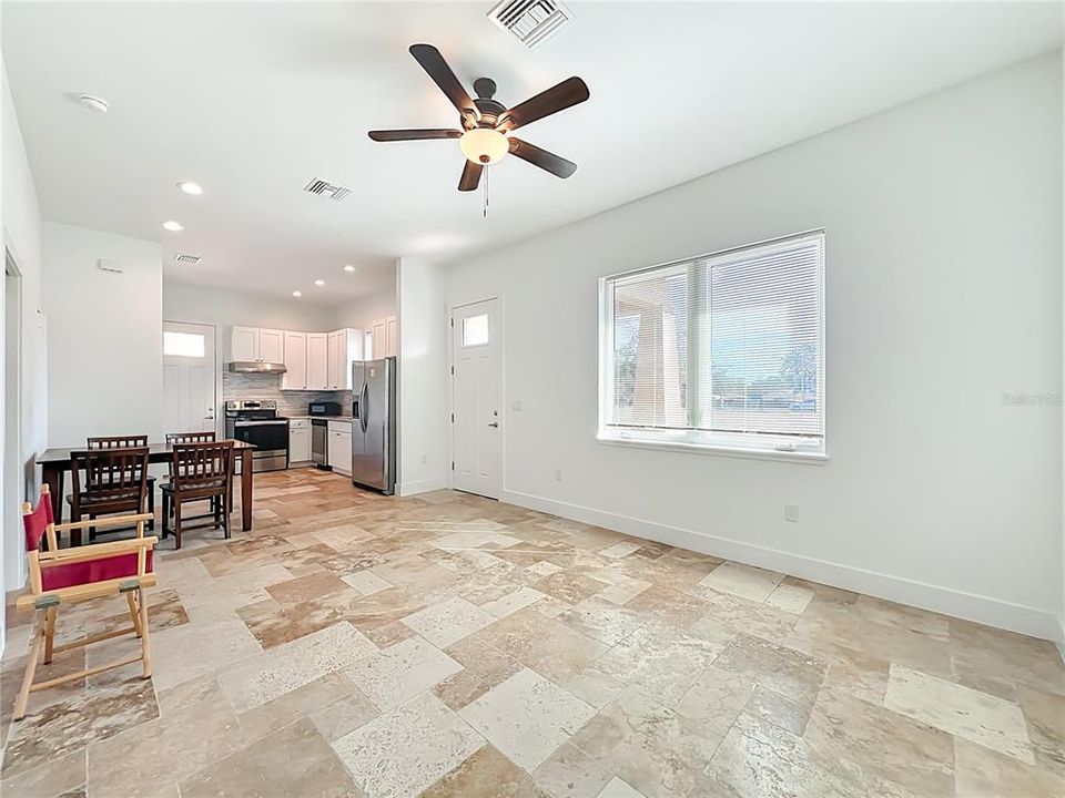En Venta: $999,999 (5 camas, 4 baños, 3488 Pies cuadrados)