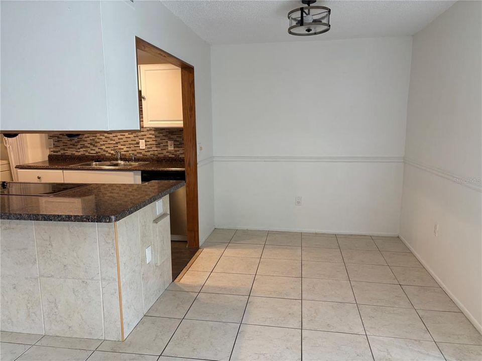 Activo con contrato: $1,850 (2 camas, 2 baños, 1100 Pies cuadrados)