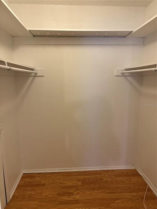 Activo con contrato: $1,850 (2 camas, 2 baños, 1100 Pies cuadrados)