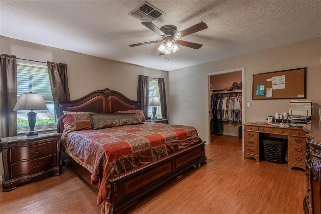 For Sale: $333,500 (3 beds, 2 baths, 2424 Square Feet)