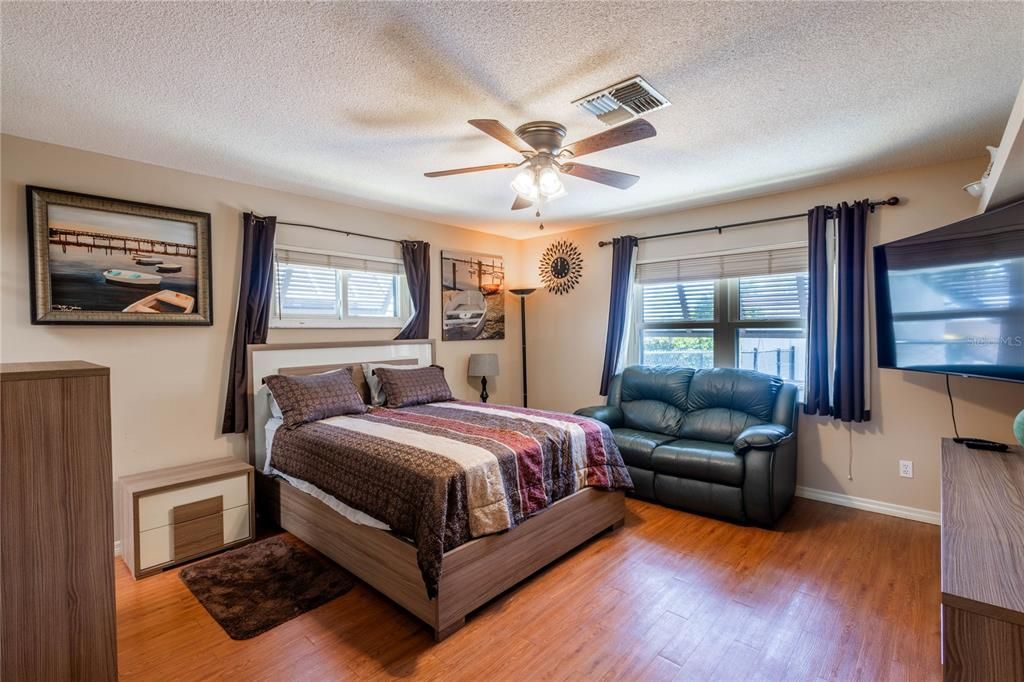 For Sale: $333,500 (3 beds, 2 baths, 2424 Square Feet)