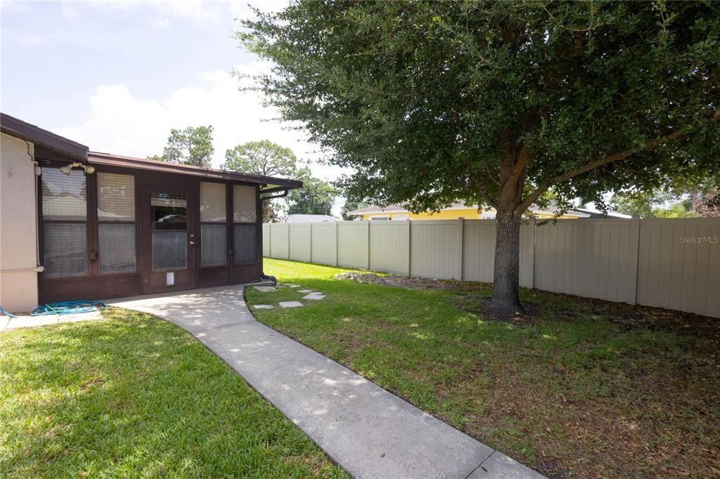 For Sale: $333,500 (3 beds, 2 baths, 2424 Square Feet)