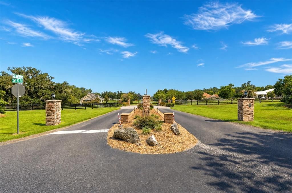 For Sale: $2,195,000 (6 beds, 5 baths, 4795 Square Feet)