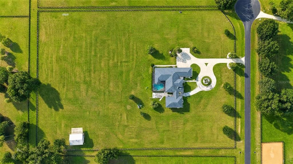 For Sale: $2,195,000 (6 beds, 5 baths, 4795 Square Feet)