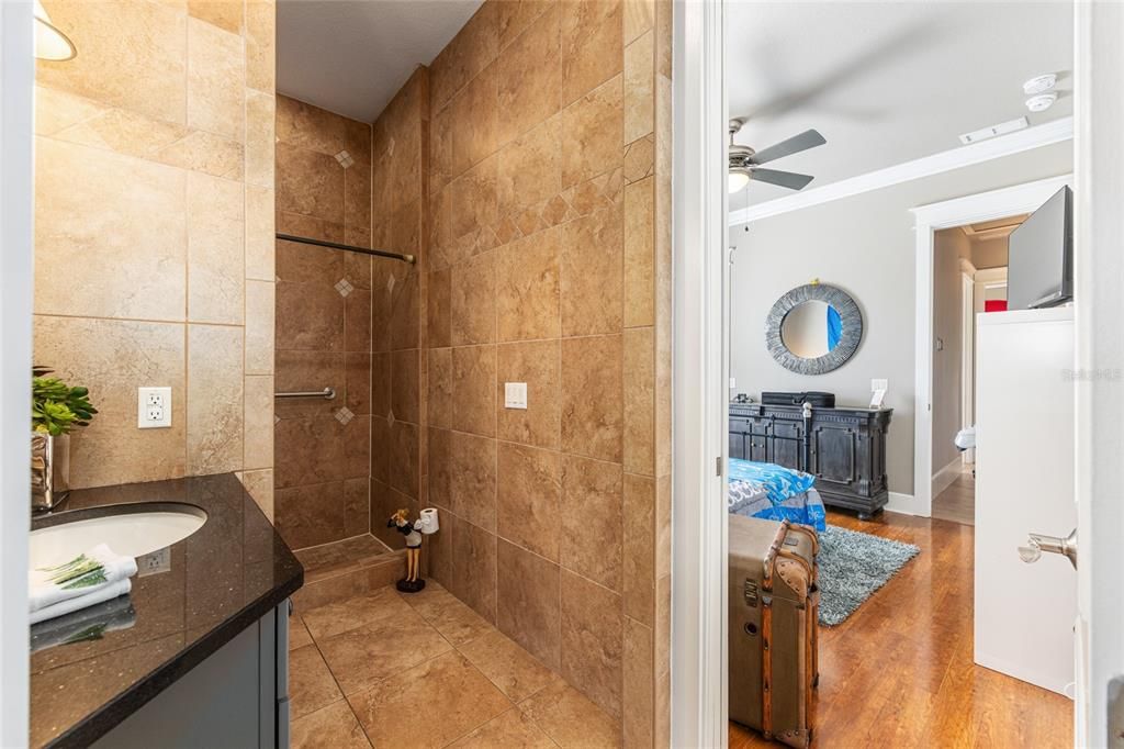 En Venta: $2,195,000 (6 camas, 5 baños, 4795 Pies cuadrados)