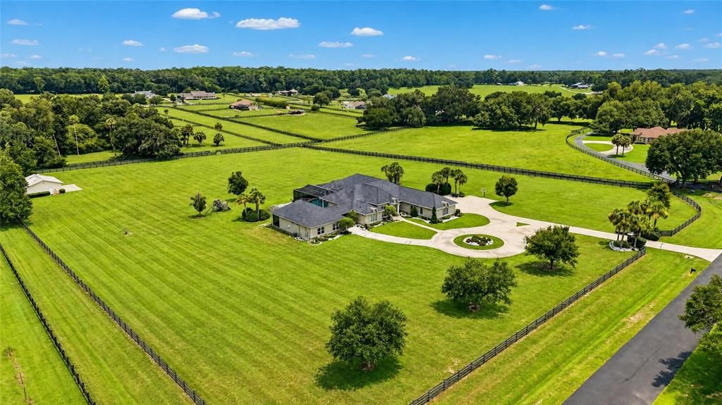 For Sale: $2,195,000 (6 beds, 5 baths, 4795 Square Feet)