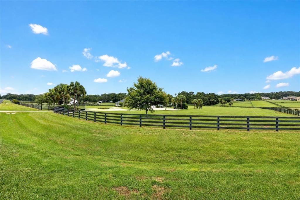 For Sale: $2,195,000 (6 beds, 5 baths, 4795 Square Feet)