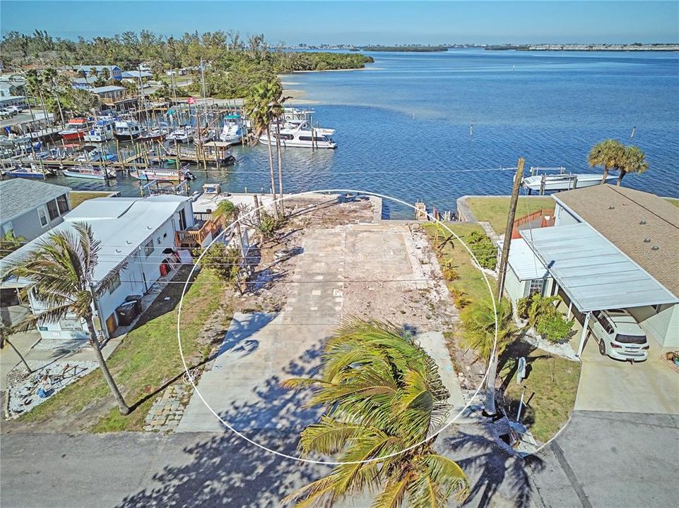 En Venta: $375,000 (0.13 acres)