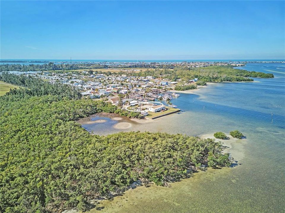 En Venta: $375,000 (0.13 acres)