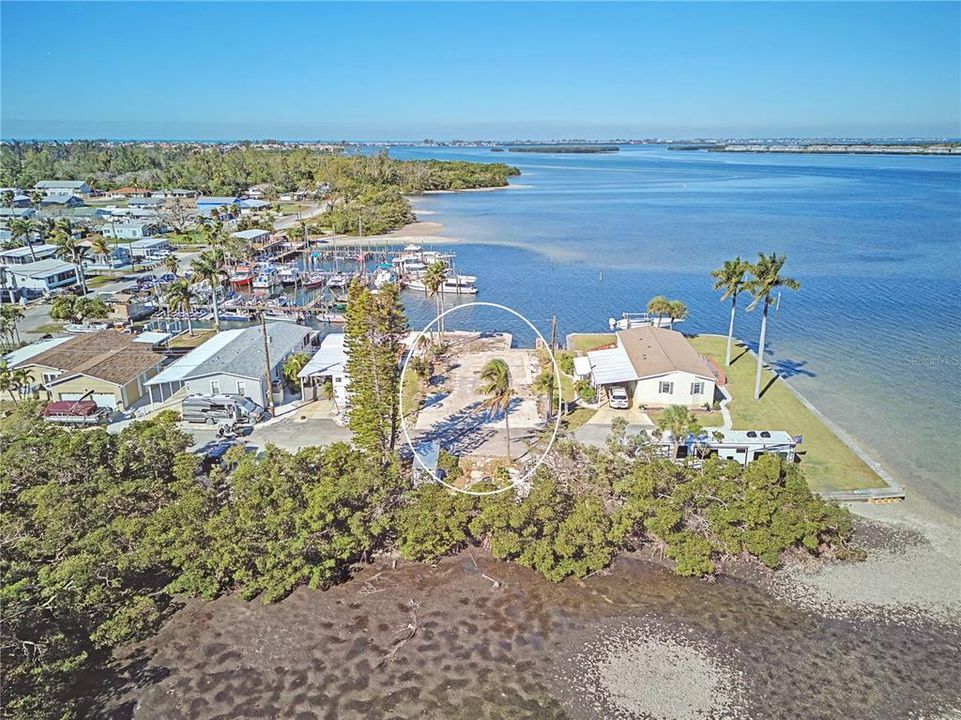 En Venta: $375,000 (0.13 acres)