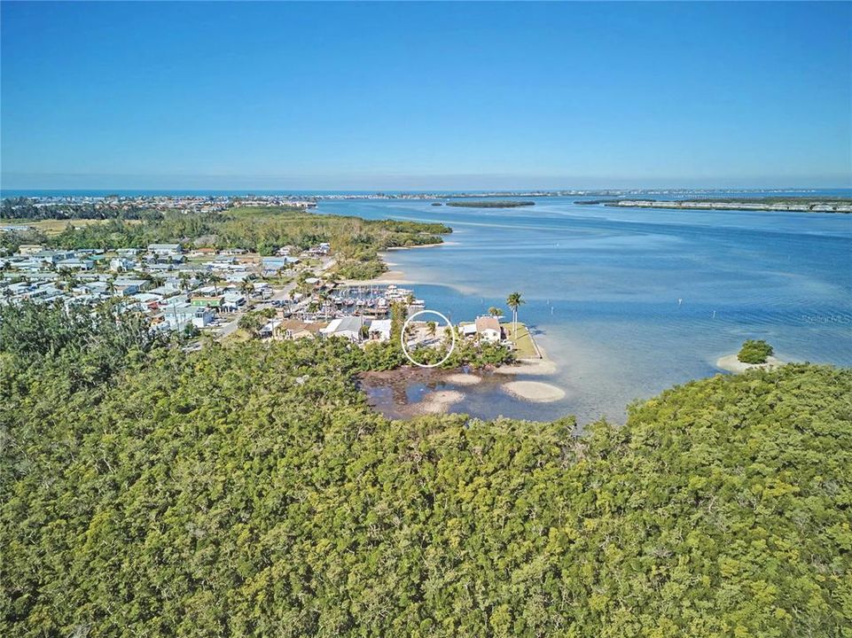 En Venta: $375,000 (0.13 acres)