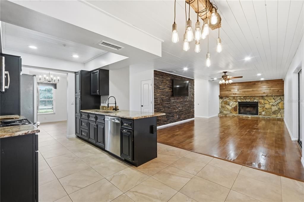 Active With Contract: $530,000 (3 beds, 2 baths, 2045 Square Feet)
