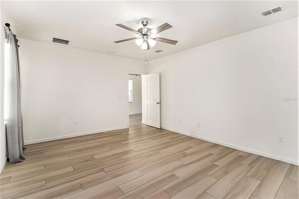 En Venta: $345,000 (3 camas, 2 baños, 1726 Pies cuadrados)
