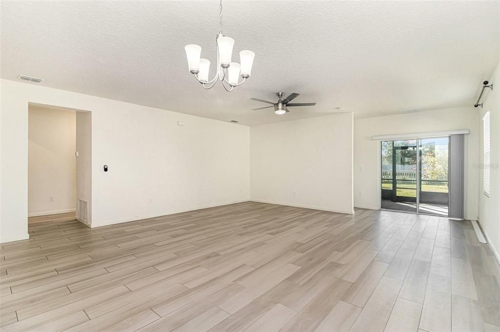 En Venta: $345,000 (3 camas, 2 baños, 1726 Pies cuadrados)