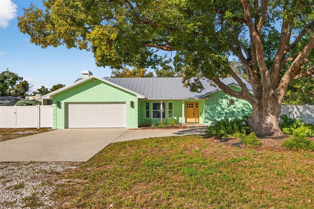 Active With Contract: $989,000 (3 beds, 2 baths, 1945 Square Feet)